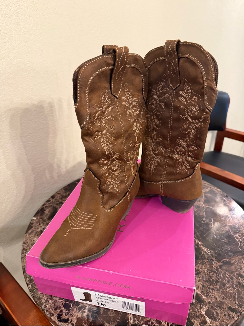 Brown Embroidered Womens cowboy Boots. Size 7. Like new in box